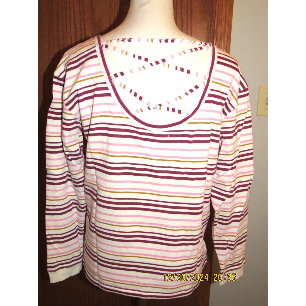 Long-sleeve shirt with classic stripes, tailored in extra small for a sleek fit.